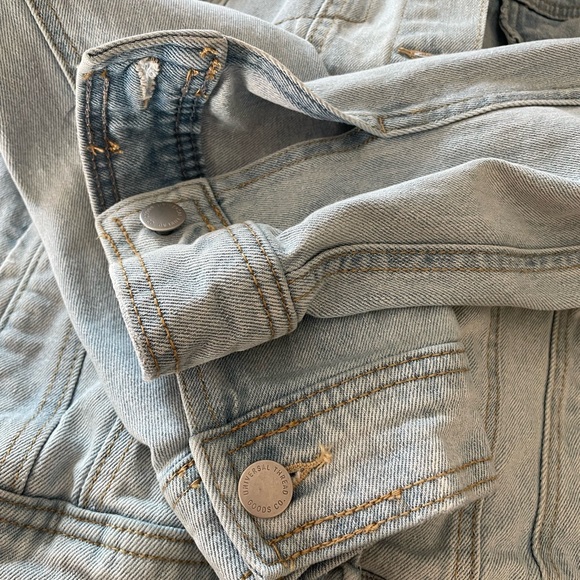 Universal Thread Denim Jacket - Picture 12 of 15